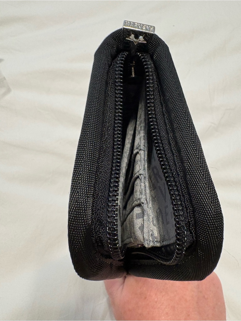 Harveys Black Clutch Seatbelt Wallet - Picture 5 of 5